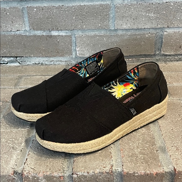 BOBS from Skechers Black Slip-On wedge Loafers - Picture 1 of 5